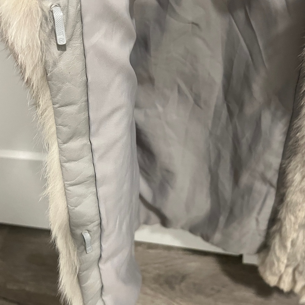 Saga Fox Fur Vest - Picture 5 of 6